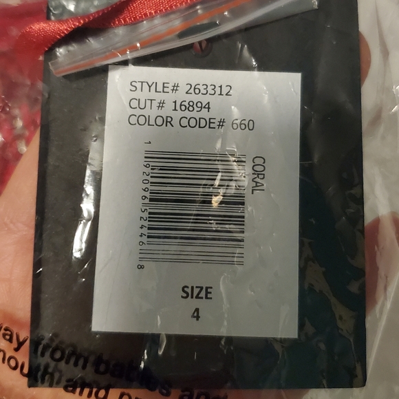 Embellished/ beaded gown - Picture 4 of 7